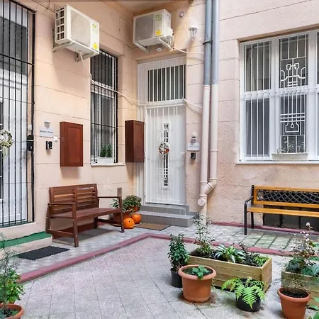 Rustic Apartman